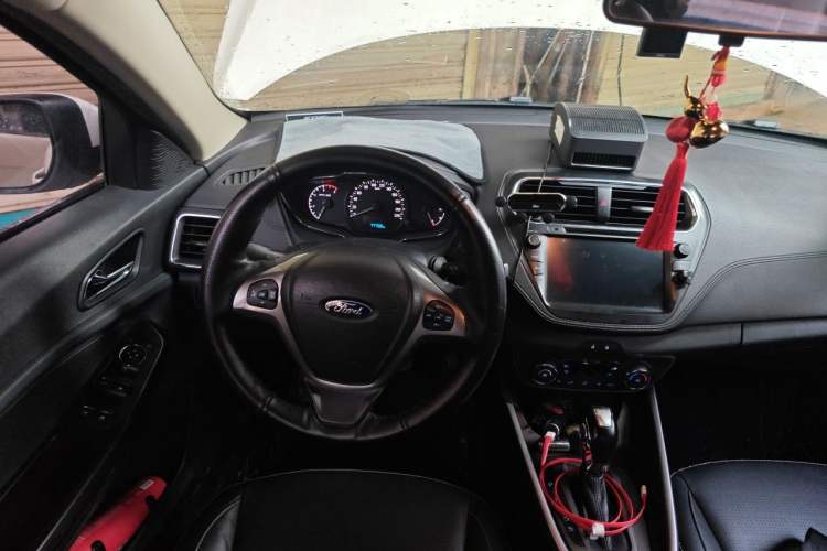 Used Ford Escort 2017 Happiness Edition 1.5L Automatic Fashion Version Steering Wheel