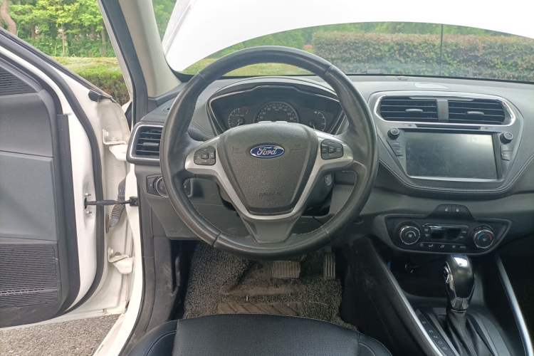 Used Ford Escort 2017 Happiness Edition 1.5L Automatic Fashion Version Steering Wheel