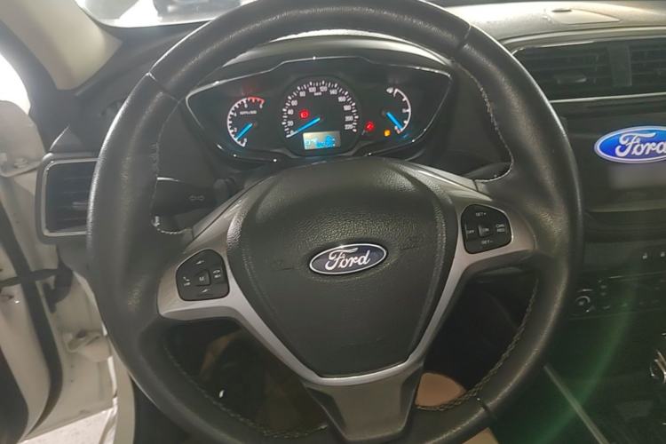 Used Ford Escort 2017 Happiness Edition 1.5L Automatic Fashion Version Steering Wheel