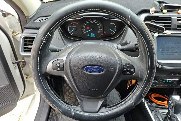 Used Ford Escort 2017 Happiness Edition 1.5L Automatic Fashion Version Steering Wheel