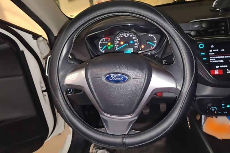 Used Ford Escort 2017 Happy Edition 1.5L Manual Fashion Model Steering Wheel