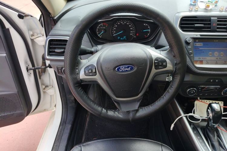 Used Ford Escort 2017 Happiness Edition 1.5L Automatic Fashion Version Steering Wheel