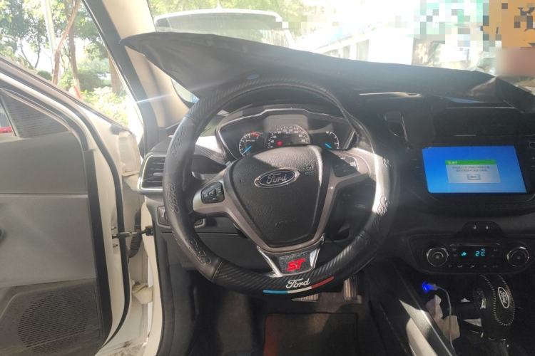 Used Ford Escort 2017 Happiness Edition 1.5L Automatic Fashion Version Steering Wheel