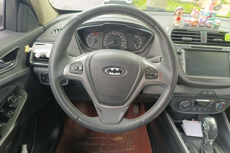 Used Ford Escort 2017 Happiness Edition 1.5L Automatic Fashion Version Steering Wheel