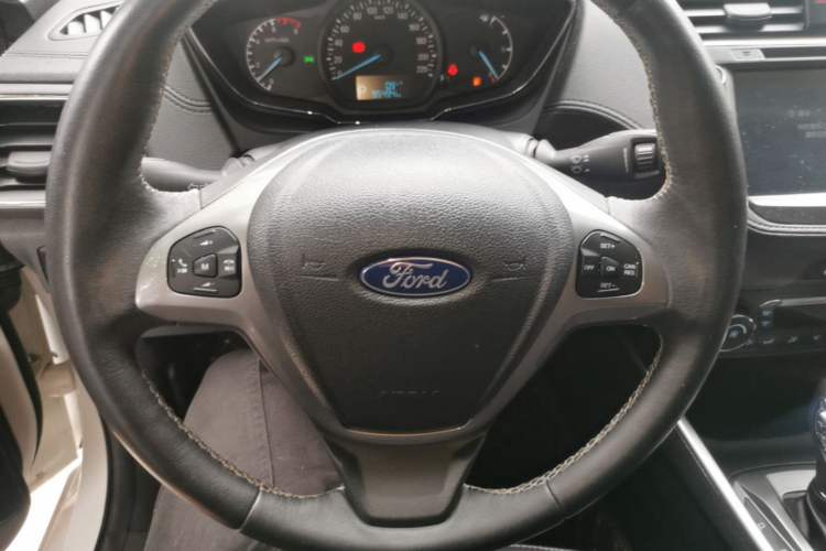 Used Ford Escort 2017 Happiness Edition 1.5L Automatic Fashion Version Steering Wheel