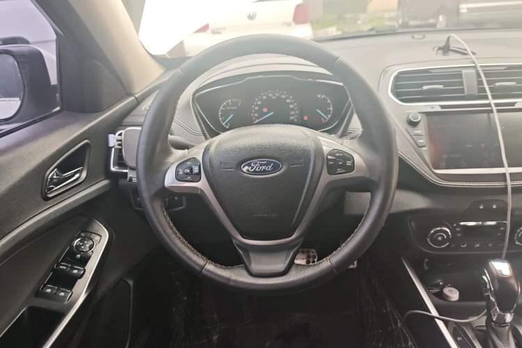 Used Ford Escort 2017 Happiness Edition 1.5L Automatic Fashion Version Steering Wheel