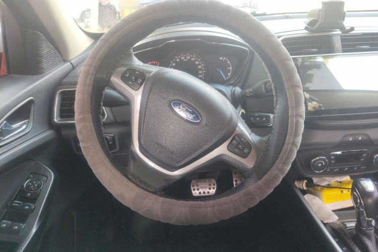 Used Ford Escort 2017 Happiness Edition 1.5L Automatic Fashion Version Steering Wheel
