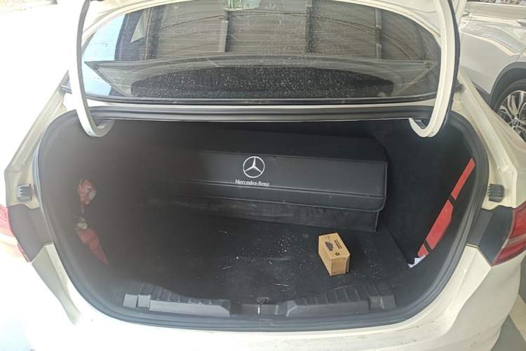 Used Ford Escort 2017 Happiness Edition 1.5L Automatic Fashion Version Trunk
