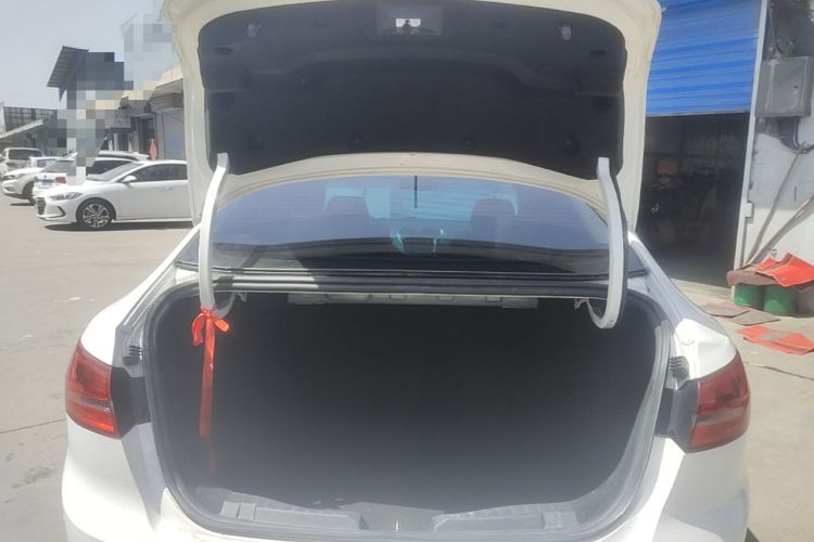 Used Ford Escort 2017 Happiness Edition 1.5L Automatic Fashion Version Trunk