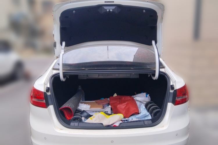 Used Ford Escort 2017 Happiness Edition 1.5L Automatic Fashion Version Trunk