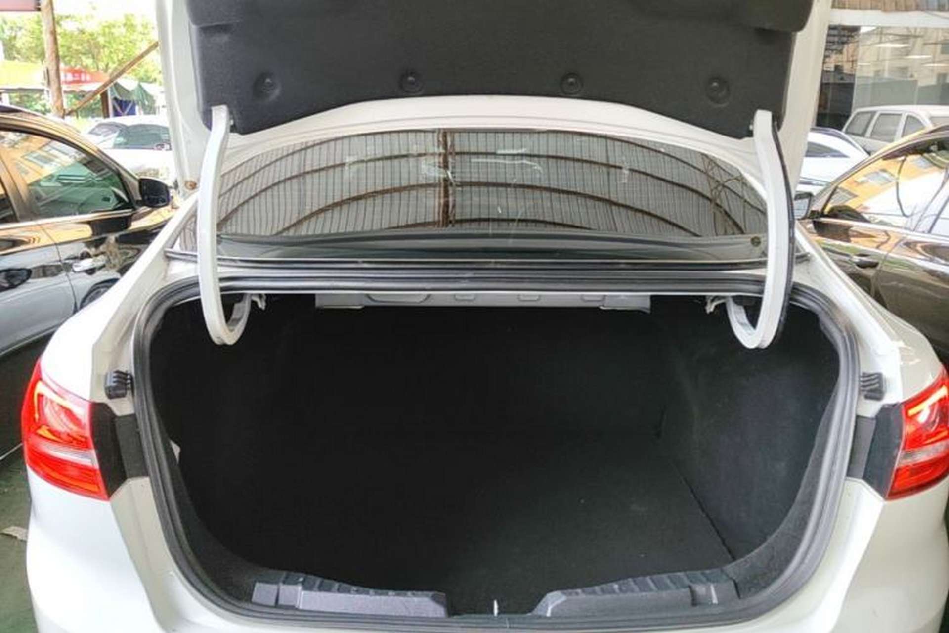 Used Ford Escort 2017 Happiness Edition 1.5L Automatic Fashion Version Trunk