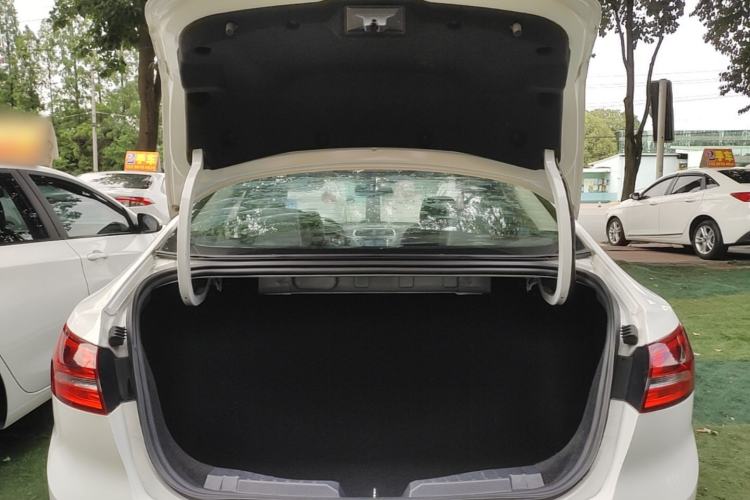 Used Ford Escort 2017 Happiness Edition 1.5L Automatic Fashion Version Trunk
