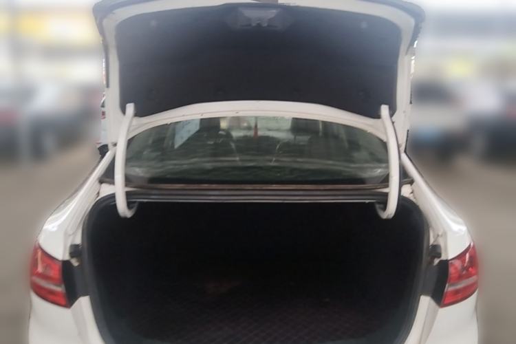 Used Ford Escort 2017 Happiness Edition 1.5L Automatic Fashion Version Trunk
