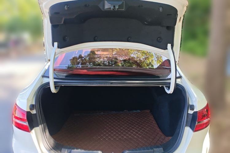 Used Ford Escort 2017 Happiness Edition 1.5L Automatic Fashion Version Trunk
