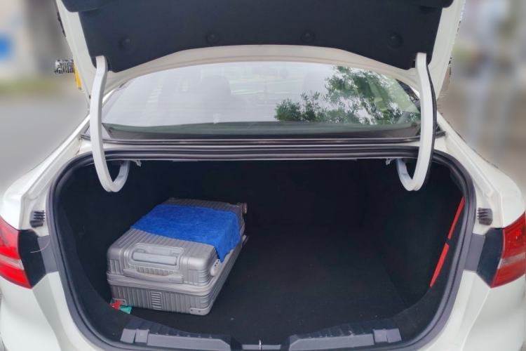 Used Ford Escort 2017 Happiness Edition 1.5L Automatic Fashion Version Trunk
