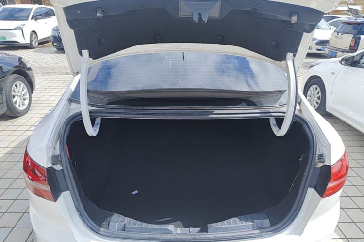Used Ford Escort 2017 Happiness Edition 1.5L Automatic Fashion Version Trunk