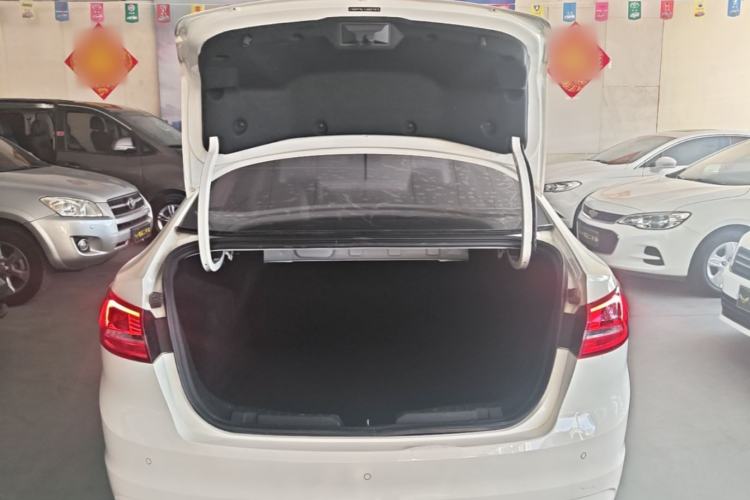 Used Ford Escort 2017 Happiness Edition 1.5L Automatic Fashion Version Trunk