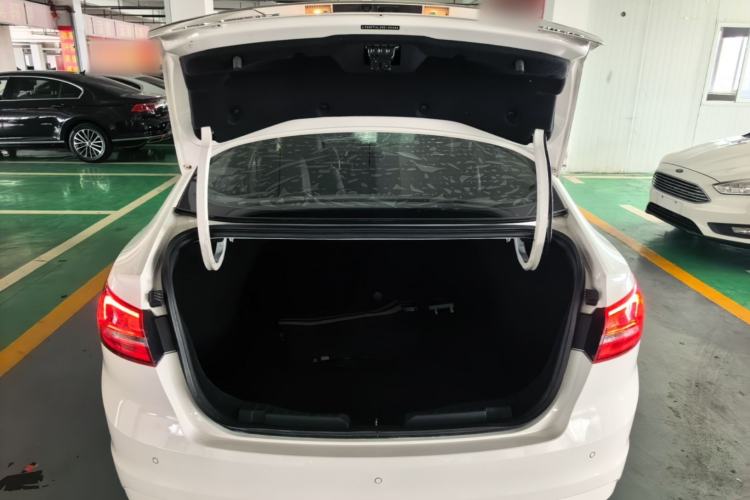 Used Ford Escort 2017 Happiness Edition 1.5L Automatic Fashion Version Trunk