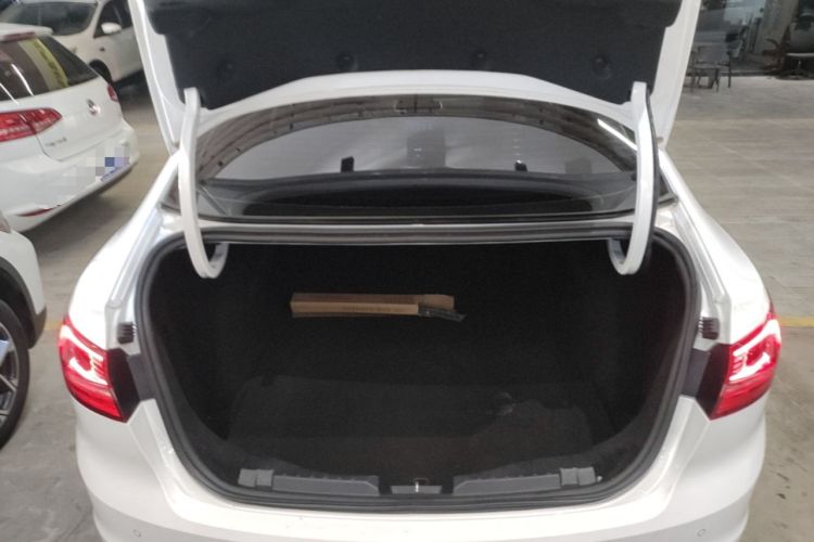 Used Ford Escort 2017 Happiness Edition 1.5L Automatic Fashion Version Trunk