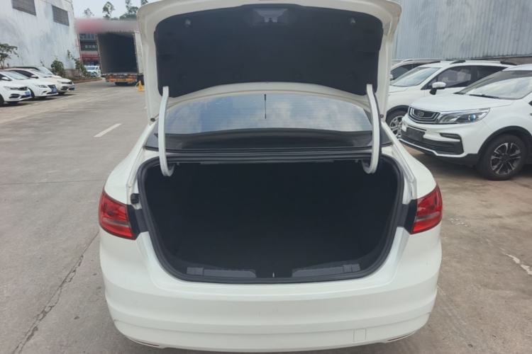 Used Ford Escort 2017 Happiness Edition 1.5L Automatic Fashion Version Trunk