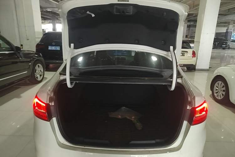Used Ford Escort 2017 Happiness Edition 1.5L Automatic Fashion Version Trunk