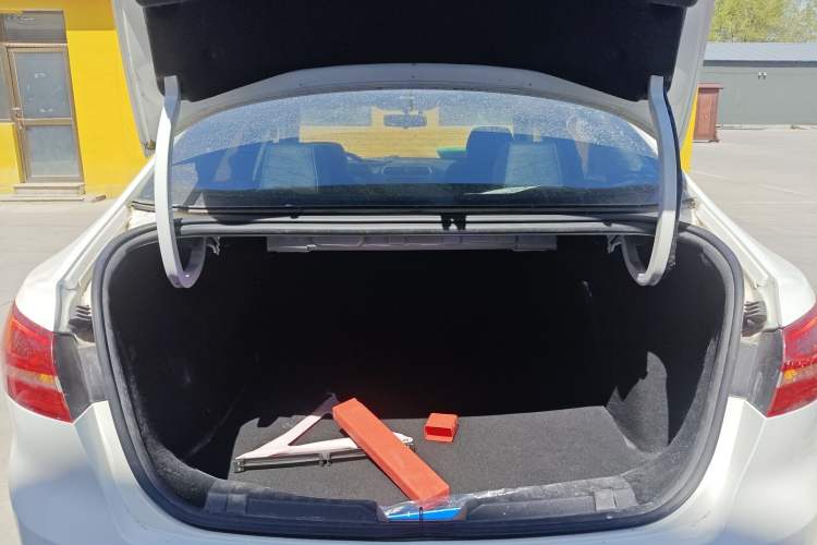 Used Ford Escort 2017 Happiness Edition 1.5L Automatic Fashion Version Trunk