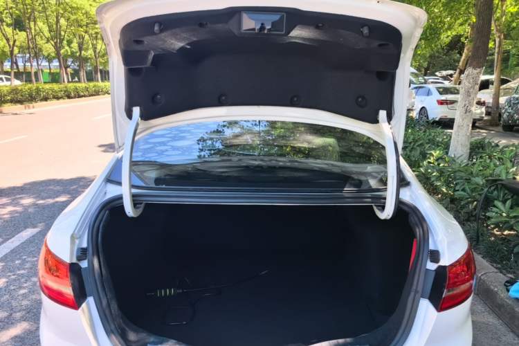 Used Ford Escort 2017 Happiness Edition 1.5L Automatic Fashion Version Trunk
