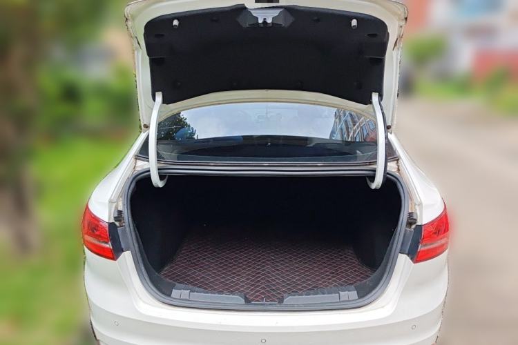 Used Ford Escort 2017 Happiness Edition 1.5L Automatic Fashion Version Trunk