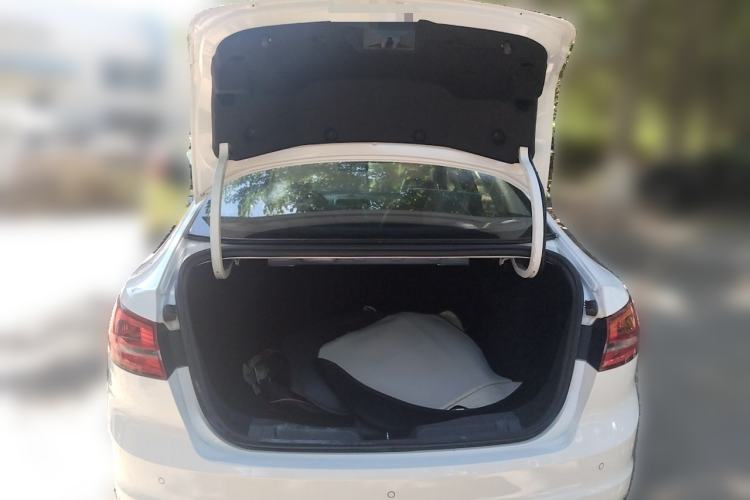 Used Ford Escort 2017 Happiness Edition 1.5L Automatic Fashion Version Trunk