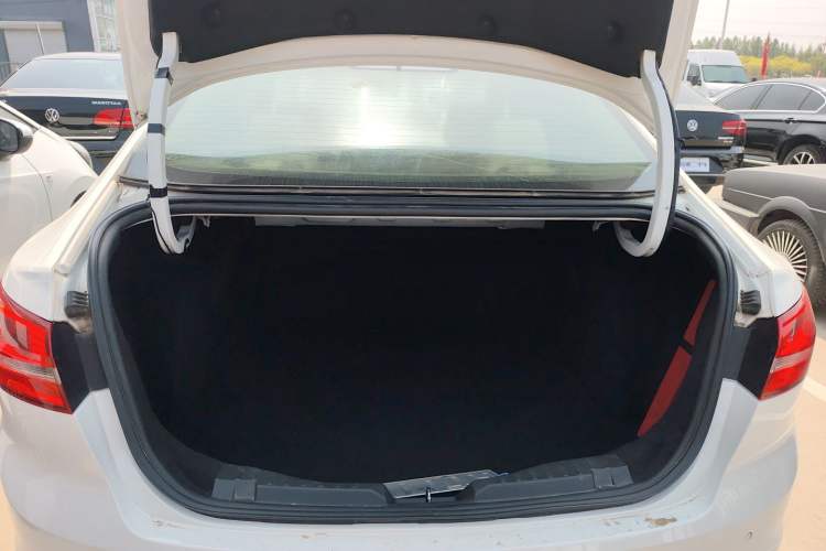 Used Ford Escort 2017 Revised Version 1.5L Automatic Comfort Edition Trunk