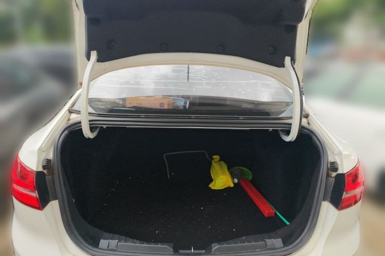 Used Ford Escort 2017 Happiness Edition 1.5L Automatic Fashion Version Trunk