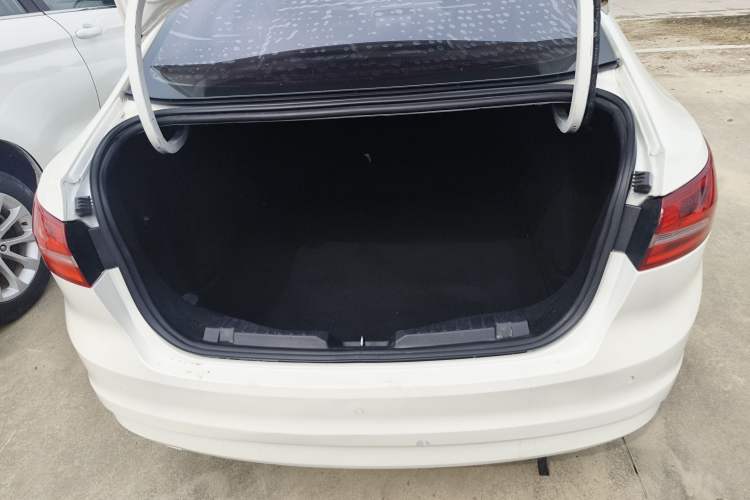 Used Ford Escort 2017 Revised Version 1.5L Automatic Comfort Edition Trunk