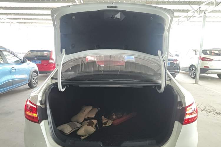 Used Ford Escort 2017 Happiness Edition 1.5L Automatic Fashion Version Trunk
