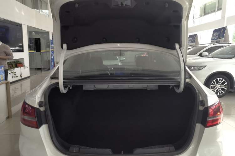 Used Ford Escort 2017 Happiness Edition 1.5L Automatic Fashion Version Trunk