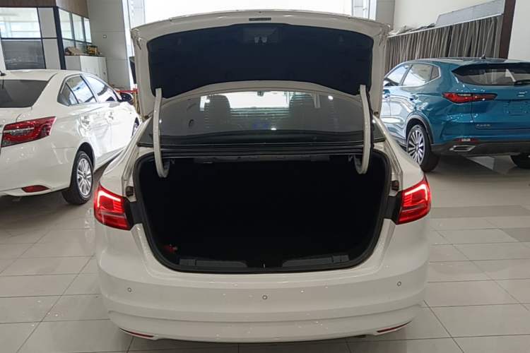 Used Ford Escort 2017 Revised Version 1.5L Automatic Comfort Edition Trunk