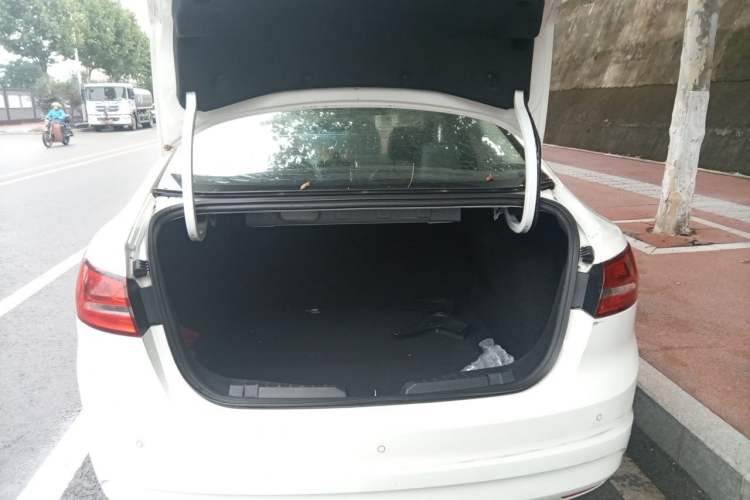 Used Ford Escort 2017 Happy Edition 1.5L Manual Fashion Model Trunk