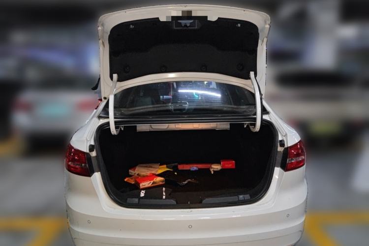 Used Ford Escort 2017 Happiness Edition 1.5L Automatic Fashion Version Trunk