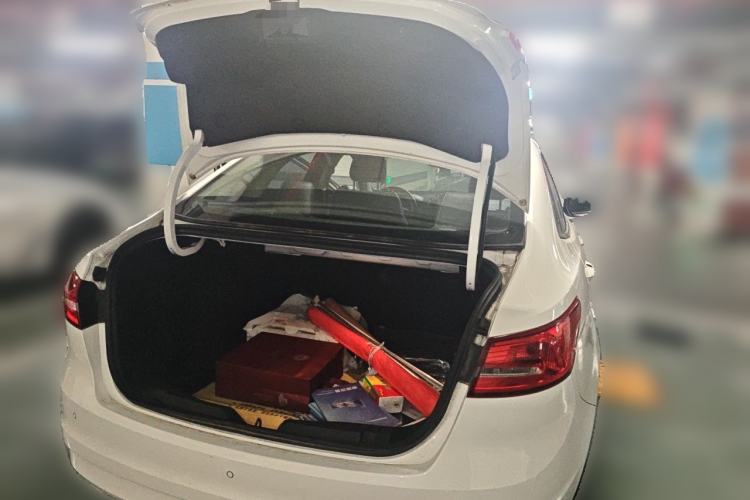 Used Ford Escort 2017 Happiness Edition 1.5L Automatic Fashion Version Trunk