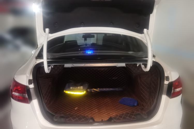 Used Ford Escort 2017 Happiness Edition 1.5L Automatic Fashion Version Trunk