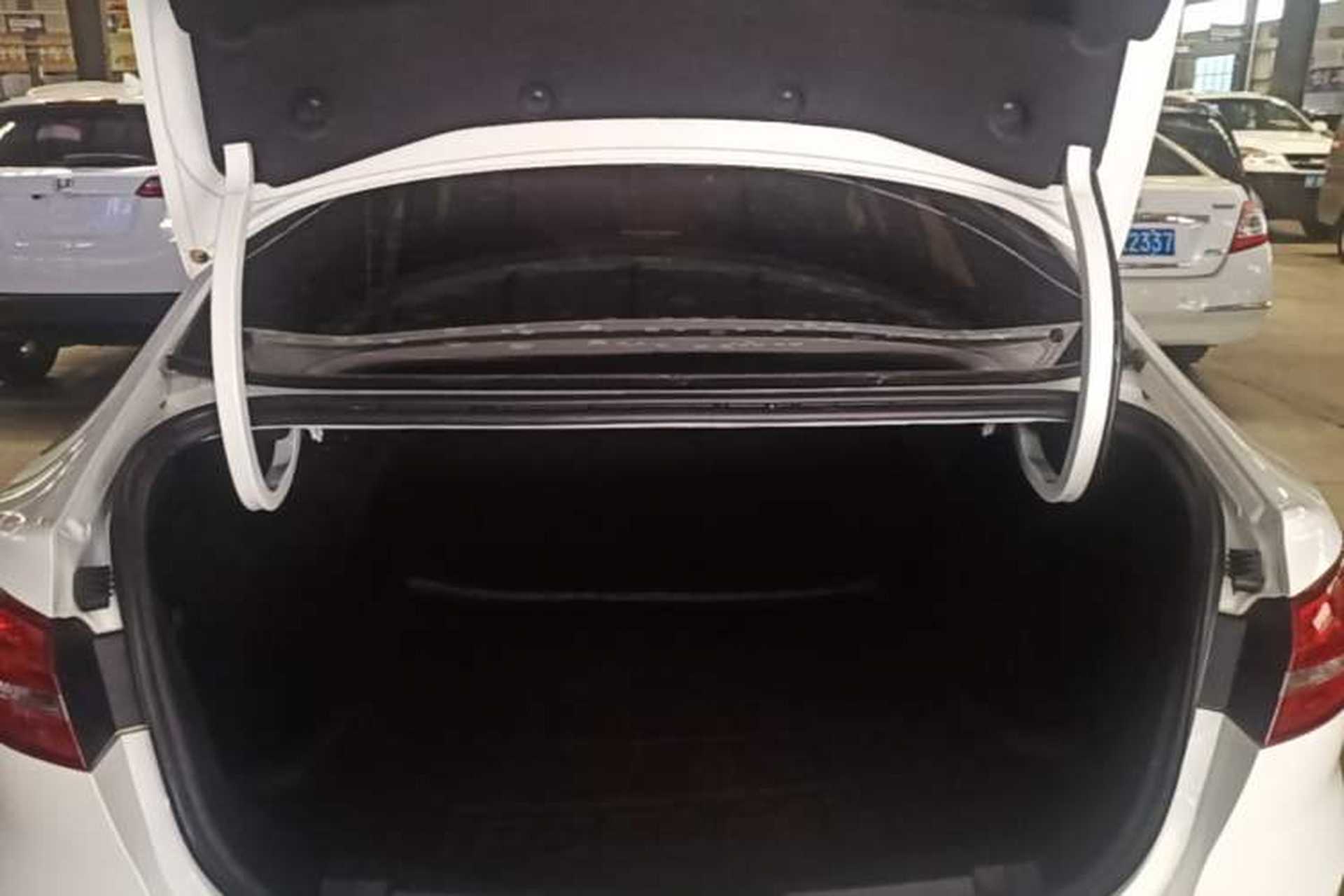 Used Ford Escort 2017 Happiness Edition 1.5L Automatic Fashion Version Trunk