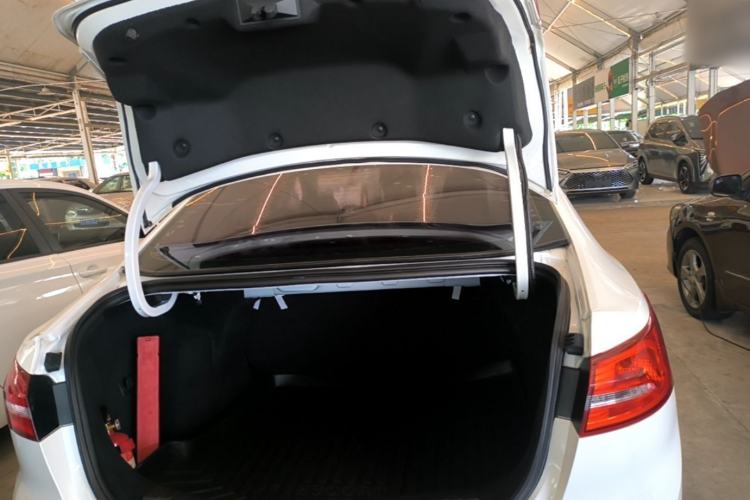 Used Ford Escort 2017 Happiness Edition 1.5L Automatic Fashion Version Trunk