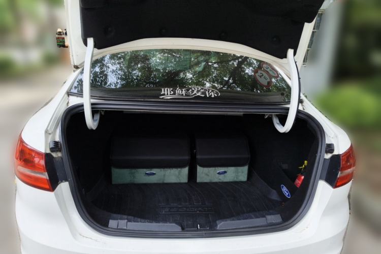 Used Ford Escort 2017 Happiness Edition 1.5L Automatic Fashion Version Trunk