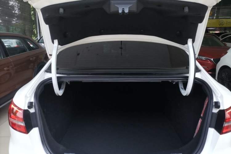 Used Ford Escort 2017 Happiness Edition 1.5L Automatic Fashion Version Trunk