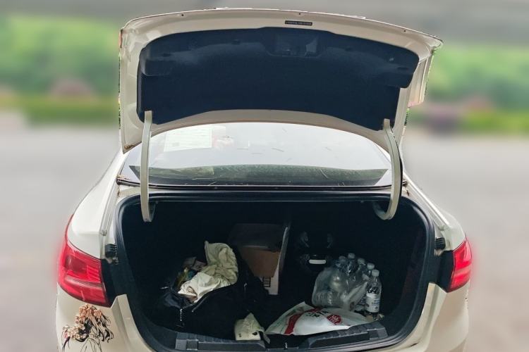 Used Ford Escort 2017 Happiness Edition 1.5L Automatic Fashion Version Trunk