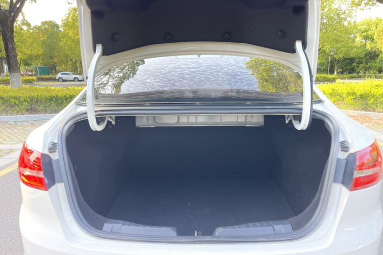 Used Ford Escort 2017 Happiness Edition 1.5L Automatic Fashion Version Trunk