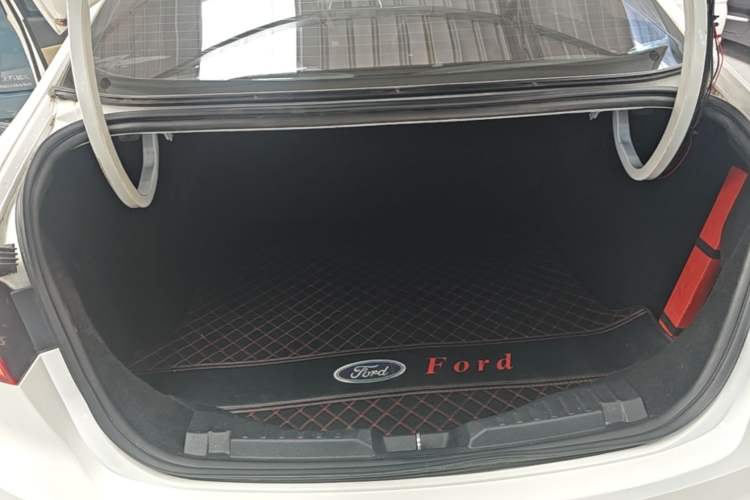 Used Ford Escort 2017 Revised Version 1.5L Automatic Comfort Edition Trunk