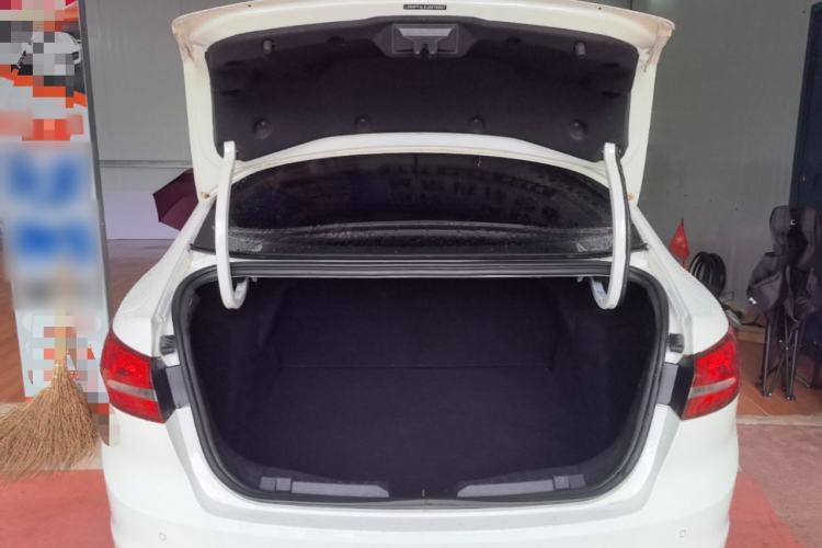 Used Ford Escort 2017 Happiness Edition 1.5L Automatic Fashion Version Trunk