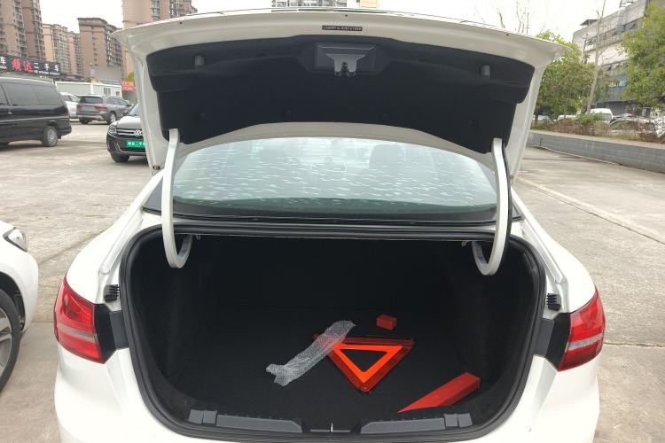 Used Ford Escort 2017 Happiness Edition 1.5L Automatic Fashion Version Trunk