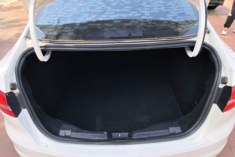 Used Ford Escort 2017 Happiness Edition 1.5L Automatic Fashion Version Trunk