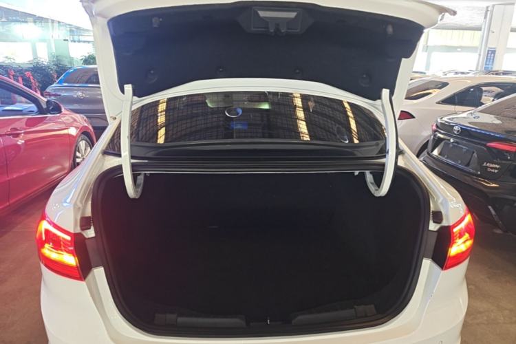 Used Ford Escort 2017 Happiness Edition 1.5L Automatic Fashion Version Trunk